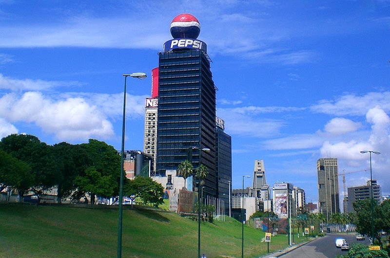 File:Plaza Venezuela, Caracas.jpg