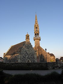 Kerk en ossuarium van Ploudiry