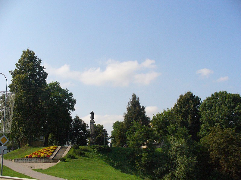 File:Pomnik Ks. Kiejstuta w Prienai - panoramio.jpg