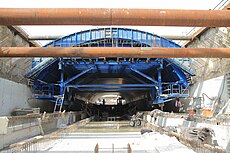 Encofrado motorizado para la construcción de la estación de metro de corte y cubierta en Moscú.  Encofrado mecanizado STALFORM para hormigonado de soda en estación de metro Alma-Ata.jpg