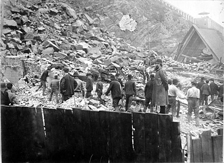 Champlain Street after the rockslide, September 1889 Quartier Cap-Blanc - Rue Champlain - Catastrophe BAnQ P560S1P377-1.jpg