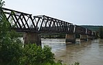 Quesnel Fraser Nehri yaya köprüsü (DSCF5078) .jpg