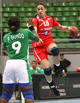 Rafika Marzouk în timpul Campionatului African de handbal feminin 2010.