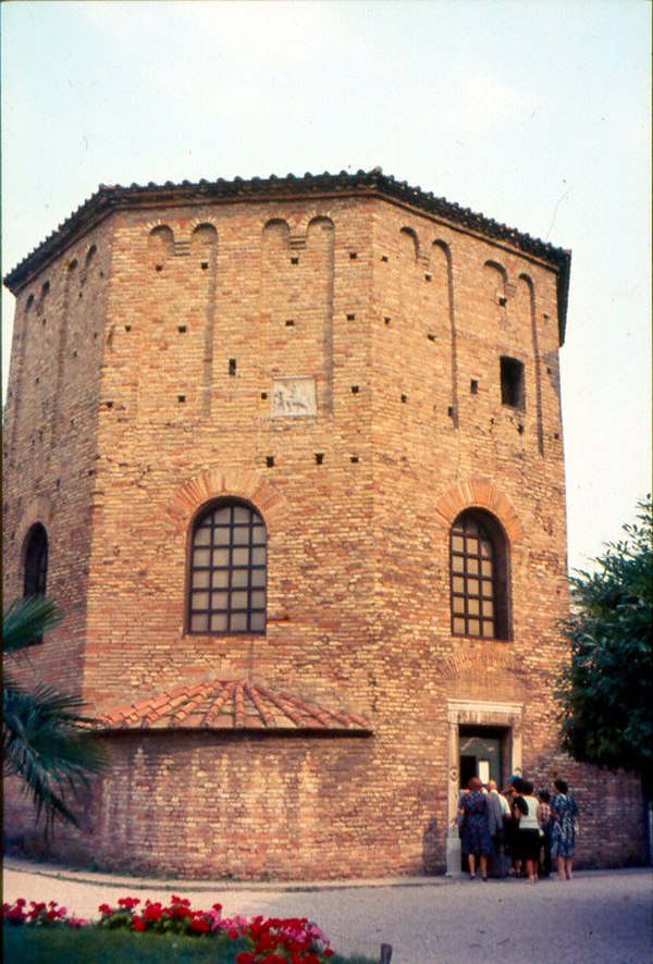 Baptisteri Neonià