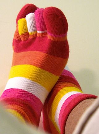 <span class="mw-page-title-main">Toe socks</span> Sock with individual toes
