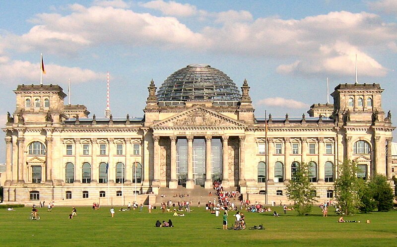 File:Reichstag 2009 +1.JPG