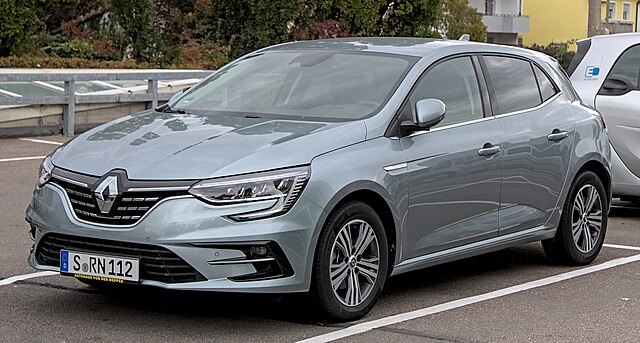 File:Renault Megane IV Sedan 1X7A0227.jpg - Wikimedia Commons