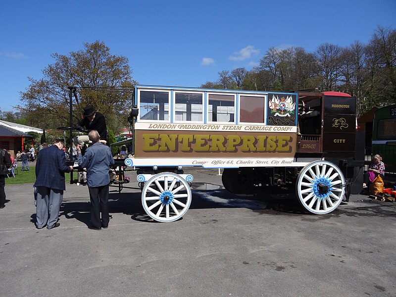 Dampfwagen 800px-Replica_Walter_Hancock_1833_steam_carriage_%22Enterprise%22_%28Q231_RMA%29%2C_2014_LBPT_Spring_rally_%282%29