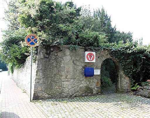 Ronnenberg-Mauer-Am Weingarten 2