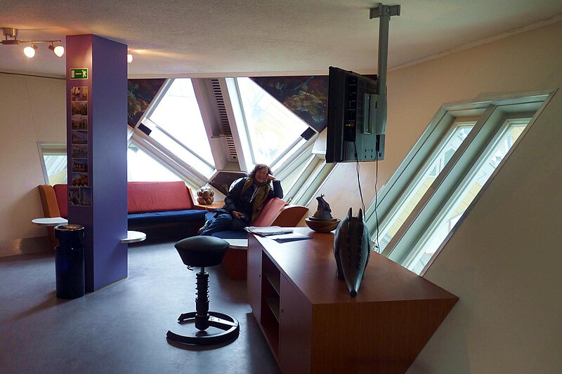 File:Rotterdam Cube House living room.jpg