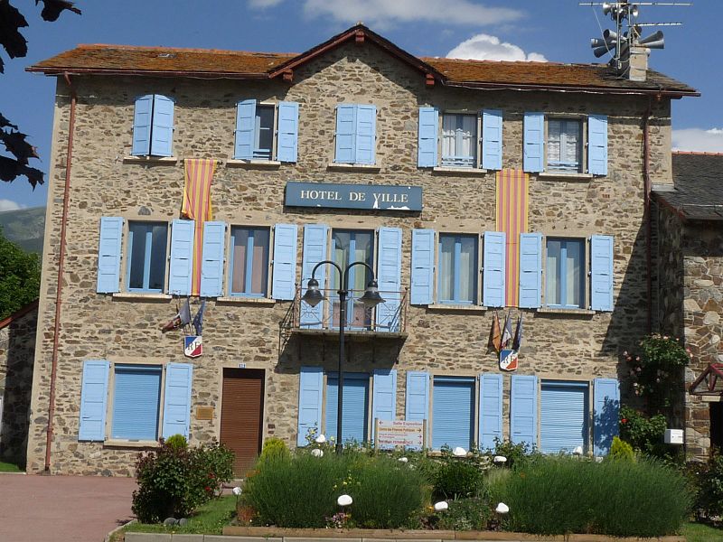 File:Saillagouse mairie1.JPG