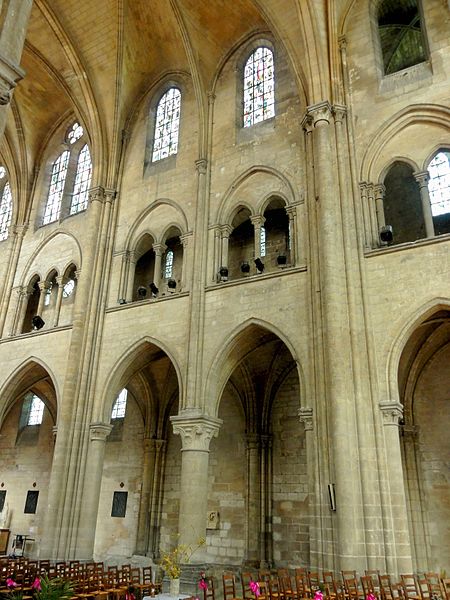 File:Saint-Leu-d'Esserent (60), église St-Nicolas, nef, 1ère campagne côté nord.jpg