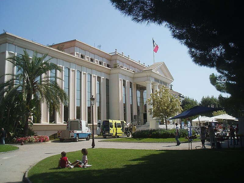 File:Saint Laurent du Var Hotel de Ville.JPG