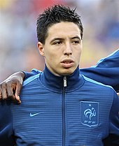 Photographie montrant Samir Nasri sous le maillot de l'Équipe de France.