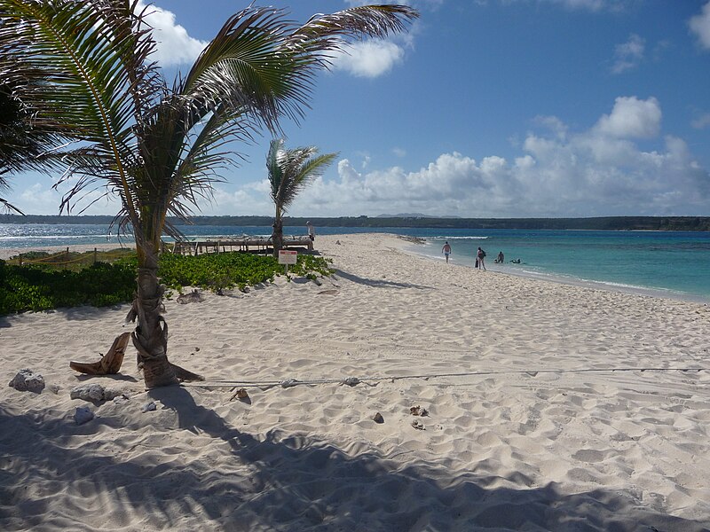 Файл:Sandy Island, Anguilla.jpg