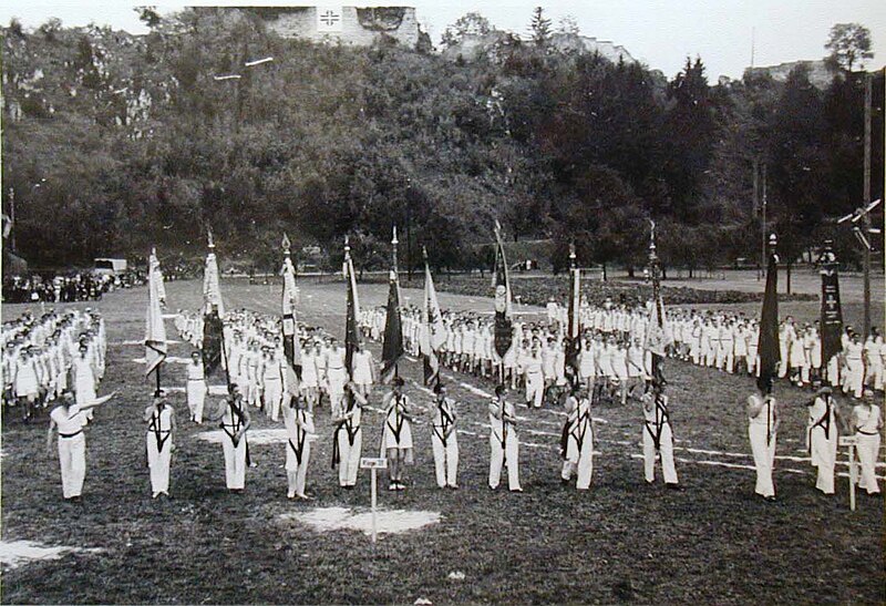 File:September 1950 Turnfest in Veringenstadt.jpg