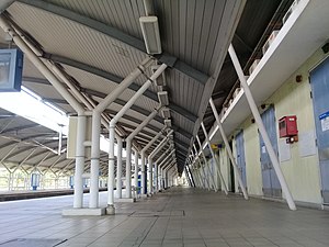 A platform view of the Serendah station. Serendah Railway Station 6.jpg