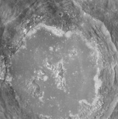 Seuss crater EN0255200997M.jpg