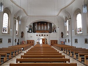 St. Johann Baptist (Solln) Innenraum - 2.jpg