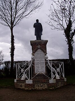 Standbeeld in Saint-Ouen-sur-Iton