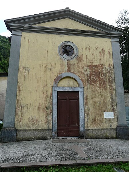 File:Stazzema-Mulina-chiesa.jpg