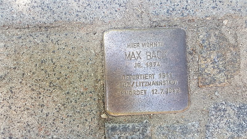 File:Stolperstein Max Back.jpg