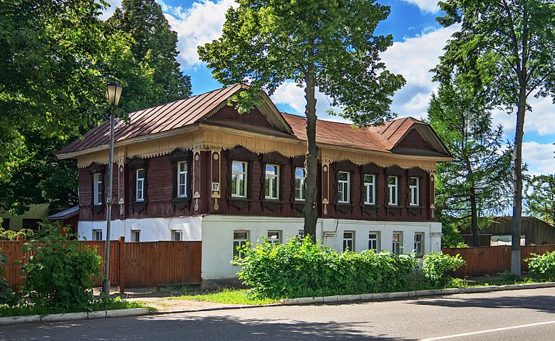 File:Suzdal LeninStreet87 0677.jpg