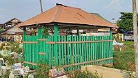 Banjar: Alkah Umum di Kampung Gadang, Banjarmasin, Kalimantan Salatan. Guru Ibhu Ruslan Al-Banjary, ulama matan kampung ngini, dikuburkan di alkah ngini. Bahasa Indonesia: Pemakaman Umum di Kampung Gadang, Banjarmasin, Kalimantan Salatan. Guru Ibhu Ruslan Al-Banjary, ulama setempat, dimakamkan di daerah pemakaman ini. English: The Kampung Gadang Public Cemetery in Kampung Gadang, Banjarmasin, South Kalimantan. Guru Ibnu Ruslan Al-Banjary, a local cleric, was buried in this cemetery area.