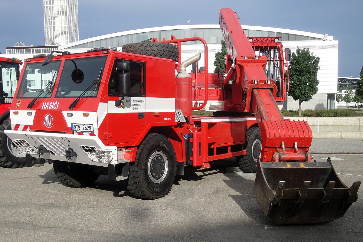 ruspe escavatori USA pompieri 1200px-Tatra_815-7_UDS_214_%283%29