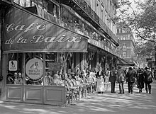 Terras van Café de la Paix aan de Boulevard des Capucines, Bestanddeelnr 191-0388.jpg