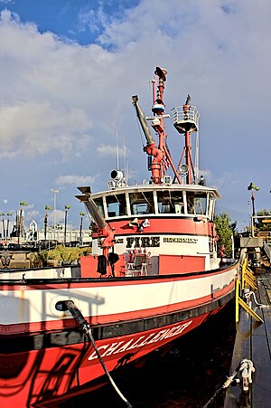 Challenger, a Long Beach California pemadam kebakaran -a.jpg