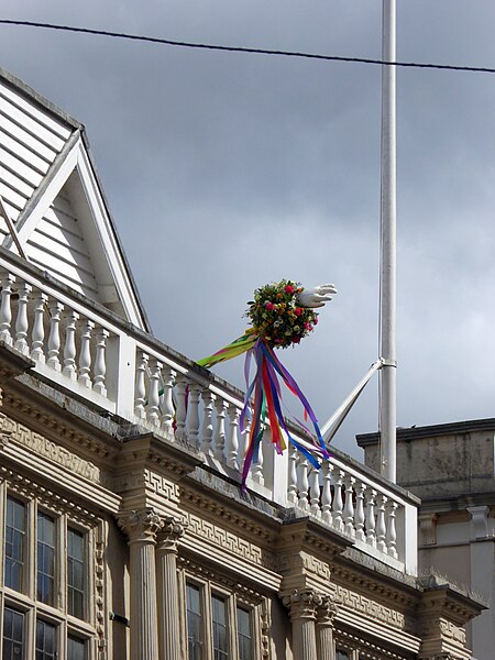 File:The Lammas Fair Glove, Exeter - geograph.org.uk - 4599549.jpg