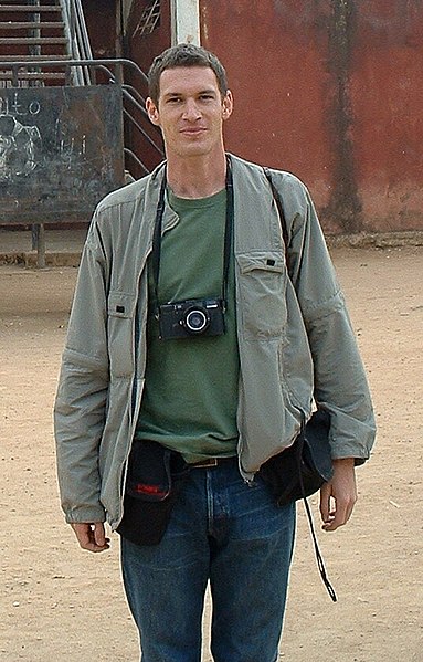 File:TimHetherington2002.jpg