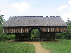 Double- cantilever barn at the Tipton Place