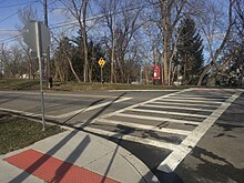 Pedestrian crossing rules: raised traffic island