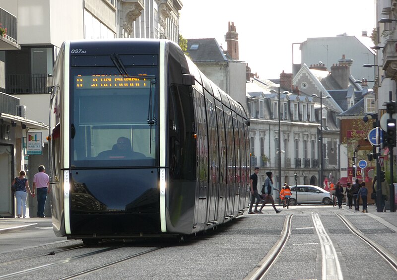 File:Tramway de Tours 09.JPG