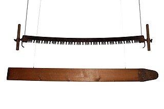 Crosscut saw Type of saw optimized for cutting across wood fibres