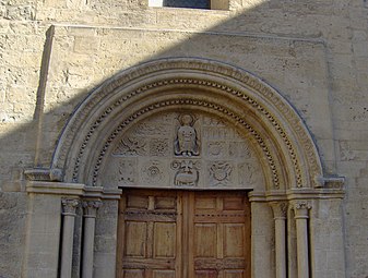 Tympanum, Eglise St-Michel, Salon-de-Provence.JPG