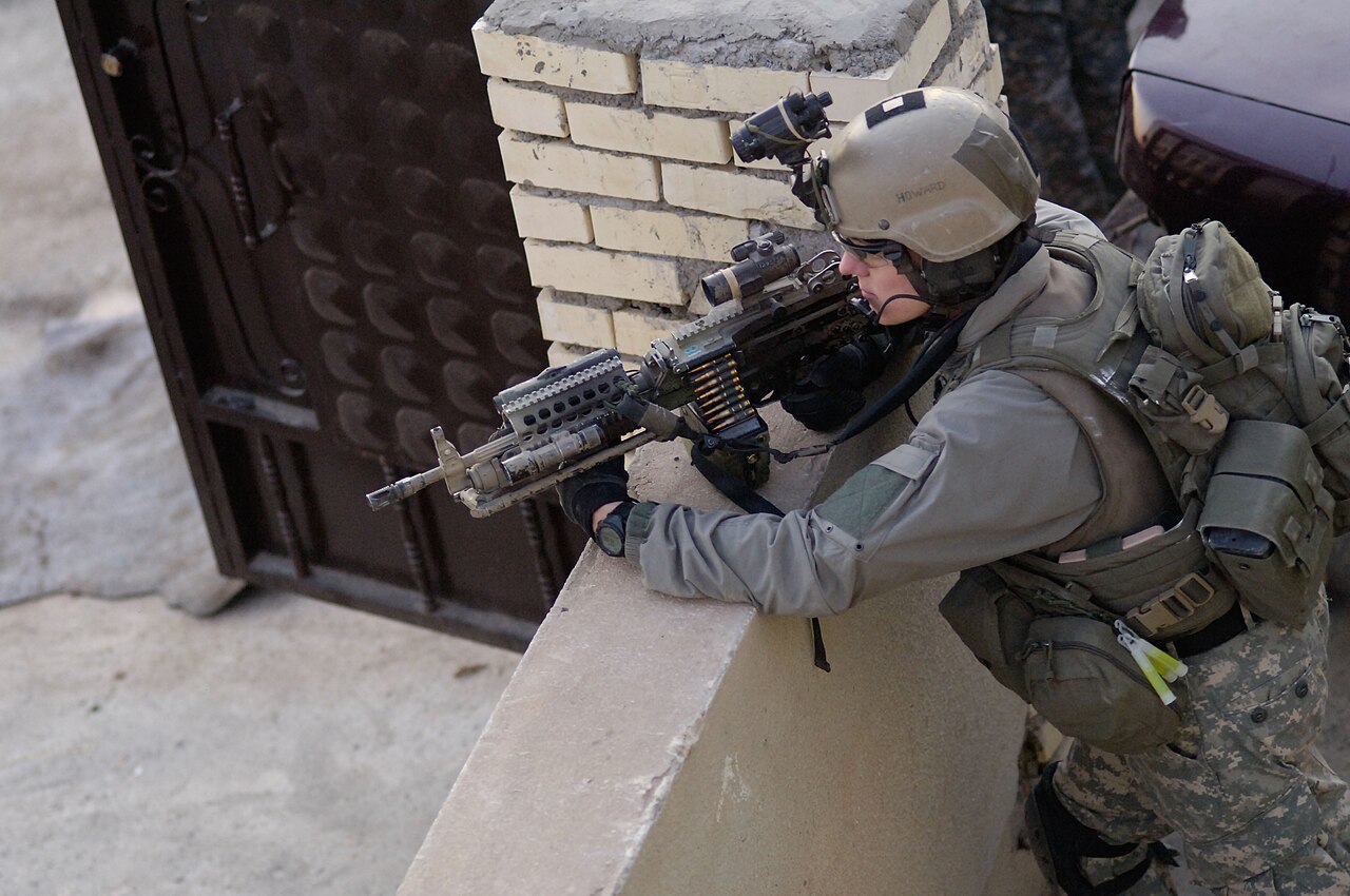 ファイル U S Army Ranger 2nd Battalion 75th Ranger Regiment Providing Overwatch In Iraq 06 Jpg Wikipedia