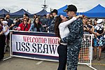 Miniatuur voor Bestand:USS Seawolf returns home 150821-N-UD469-188.jpg