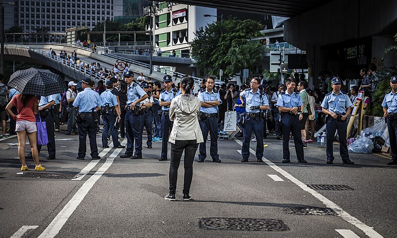 File:Umbrella Revolution Protesters in Queensroad 20141013.jpg