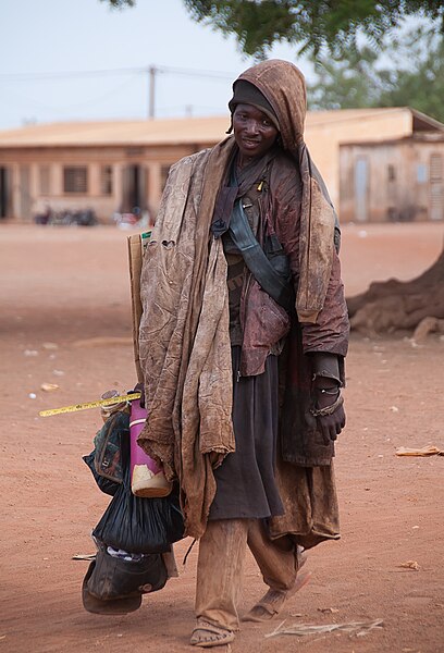 File:Vagabond à Ouagadougou.jpg