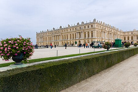 Fail:Versailles-Chateau-VueJardins1.jpg