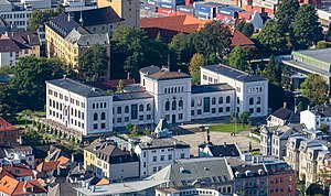 Vista de la Universidad de Bergen desde la montaña Fløyen, Bergen, Noruega, 2019-09-08, DD 44.jpg