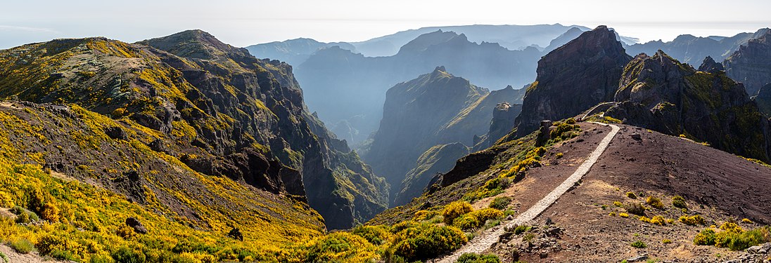 Sítio de importância comunitária do Central Mountain Range, Madeira Island, by Diego Delso (CC BY-SA 4.0)