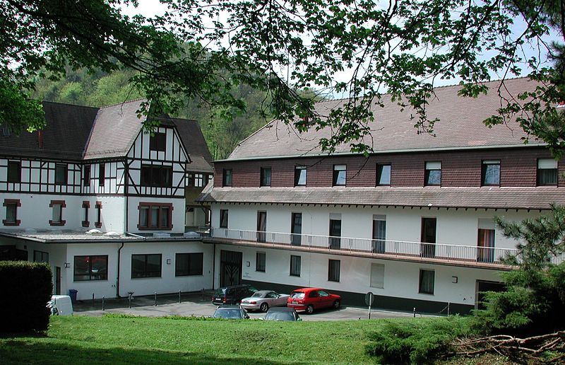 File:Weinheim Gebäudeansicht 1.jpg