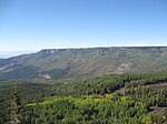 Le bord nord-ouest de Grand Mesa depuis le sud.