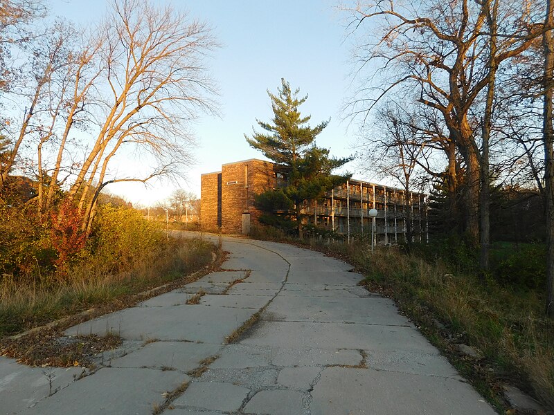 File:Western Illinois University (22919666891).jpg