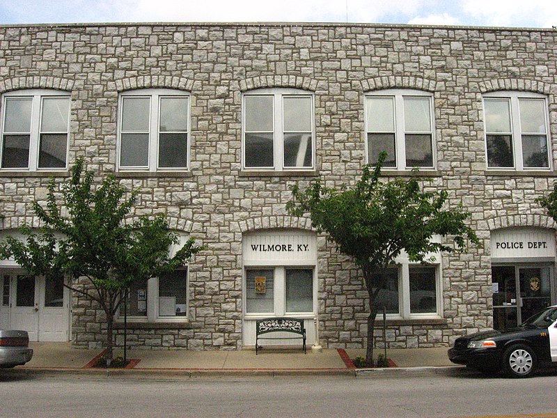 File:Wilmore City Hall.jpg