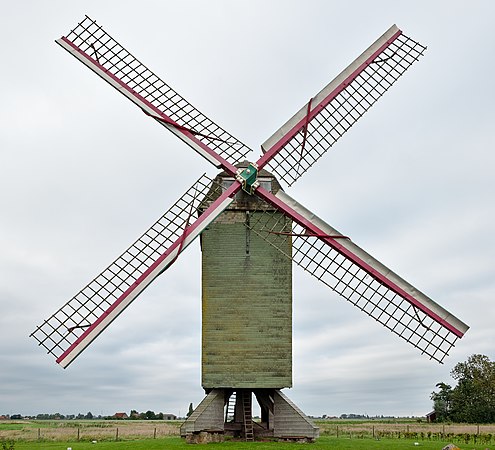 Nederlands: Oude Zeedijkmolen in Veurne English: Old sea dike mill in Veurne Author: Benoit Brummer